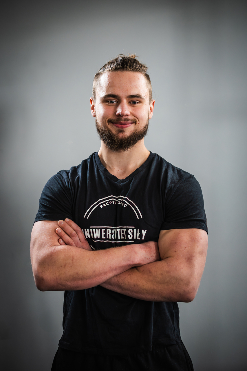 Zespół Uniwersytetu Siły – trenerzy w studiu